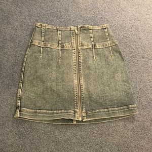 FREE PEOPLE Stretchy Denim Zip-Front Mini Jean Skirt Size 0